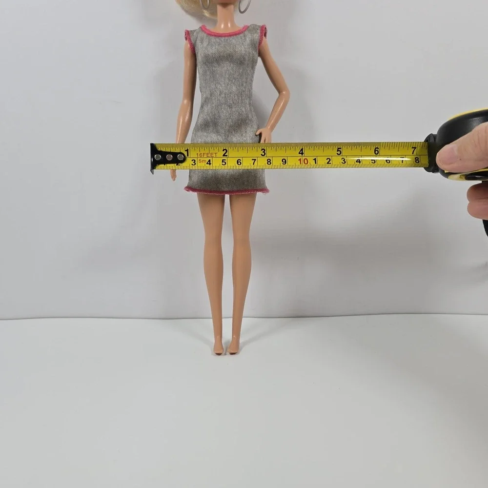 Barbie Doll Fashionista 2015 Doll,Dress, Earrings No Shoes